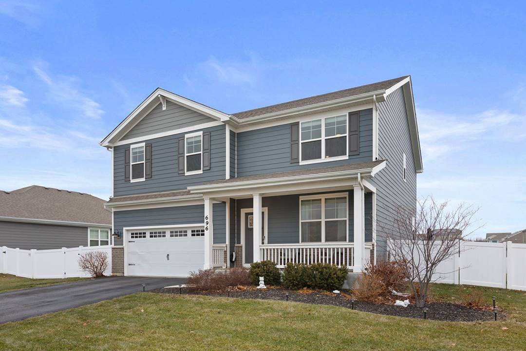 696 Kentshire, Elgin, IL 60124