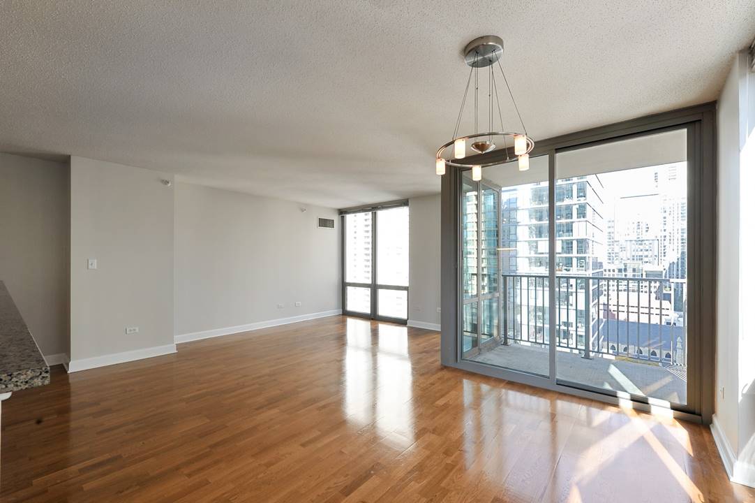2 E Erie, Apt 1611, Chicago, IL 60611 - River North