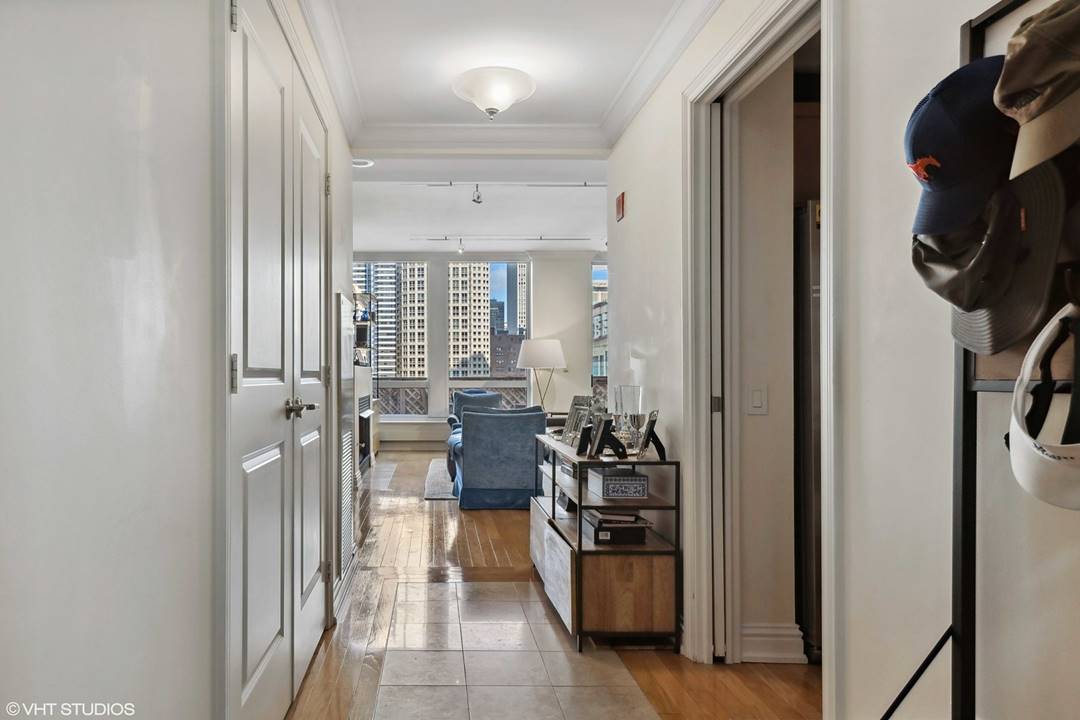 55 E Erie, Apt 1402, Chicago, IL 60611 - River North