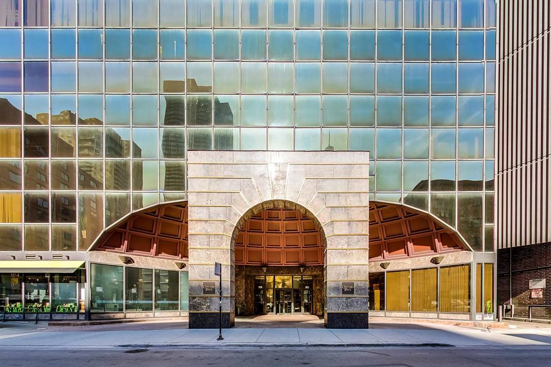 10 E Ontario, Unit 4801-02, Chicago, IL 60611 - River North