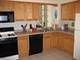 555 W Roscoe Unit 2, Chicago, IL 60657