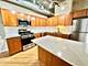 933 W Van Buren Unit 302, Chicago, IL 60607