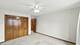 812 St Stephens Grn, Oak Brook, IL 60523