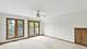 812 St Stephens Grn, Oak Brook, IL 60523