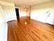 608 Cobblestone Unit E, Glenview, IL 60025