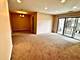 300 Pembridge Unit D2, Schaumburg, IL 60193