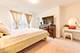336 Sype, Carol Stream, IL 60188