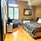 1S701 Eisenhower, Oakbrook Terrace, IL 60181
