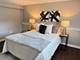 11 S Roberts, Inverness, IL 60067