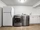 822 W Oakdale, Chicago, IL 60657