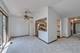 907 Cross Creek Unit BB2, Roselle, IL 60172
