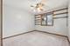 698 Hiawatha, Elgin, IL 60120