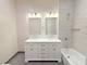 670 W Sheridan Unit 1, Chicago, IL 60613