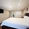 1400 N Yarmouth Unit 315, Mount Prospect, IL 60056