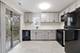 27 N Victoria Unit H, Streamwood, IL 60107