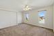 681 Castlerea, Des Plaines, IL 60016