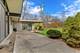 180 Crescent Knoll, Green Oaks, IL 60048