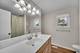 401 Greentree, Libertyville, IL 60048