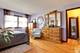 2042 S Goebbert, Arlington Heights, IL 60005