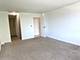 2211 S Stewart Unit 4D, Lombard, IL 60148