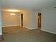 800 Brook Unit 6, Streamwood, IL 60107