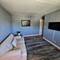 828 Graceland Unit 404, Des Plaines, IL 60016