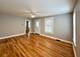 609 1st Unit 1, Libertyville, IL 60048