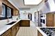 6723 Kingswood, Willowbrook, IL 60527