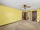 930 Pioneer, Roselle, IL 60172