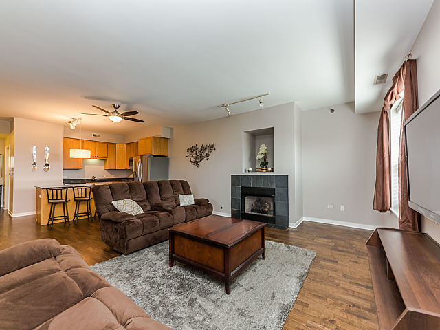 4350 N Broadway Unit 704 CHICAGO IL 60613 2